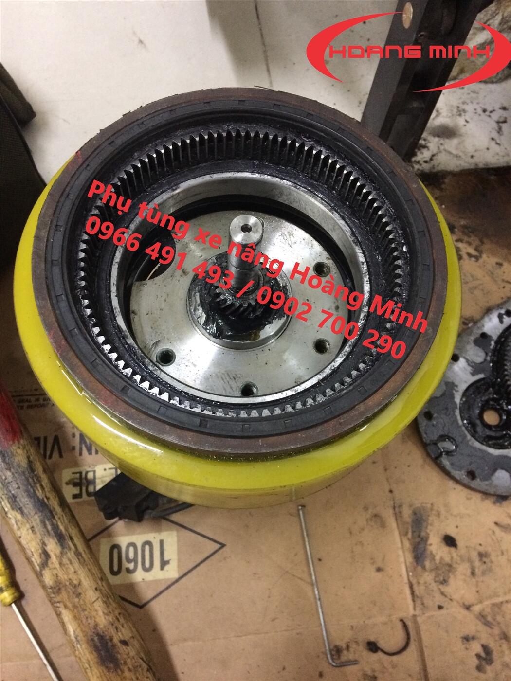 bánh xe nâng điện stacker