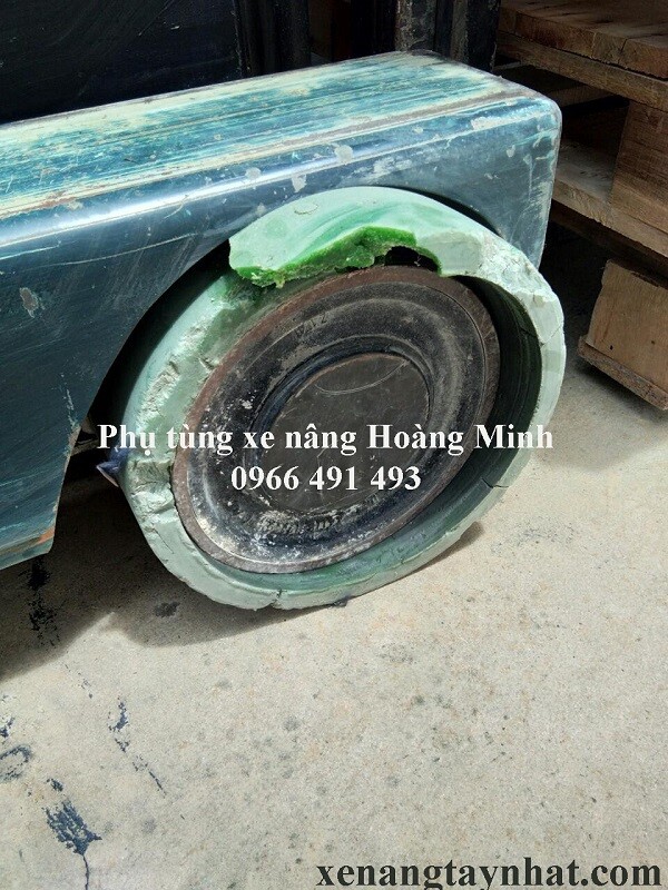 bánh xe nâng điện toyota 7FBR15