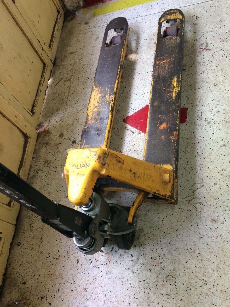 sửa chữa xe nâng tay 2500KG giá rẻ