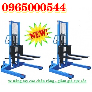 xe nâng tay cao chân rộng