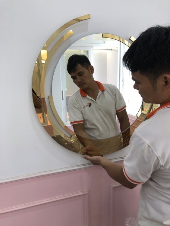 Gương treo tường