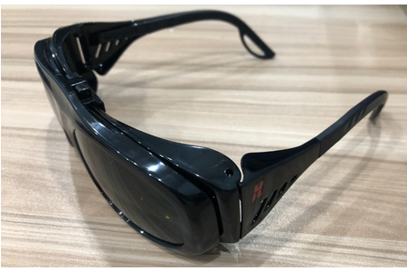 Kính bảo hộ Shade 5 - 017033 Hypertherm