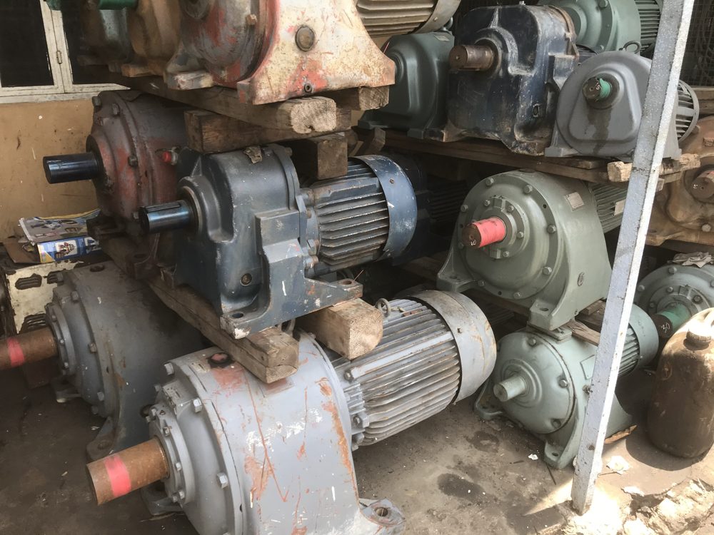 Motor giảm tốc hàng bãi nguyên bản mới về kho, chưa xử lý