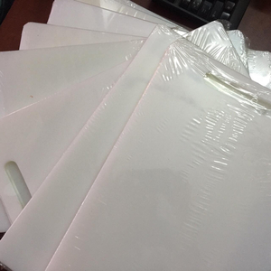 Thớt nhựa nhám có tay cầm