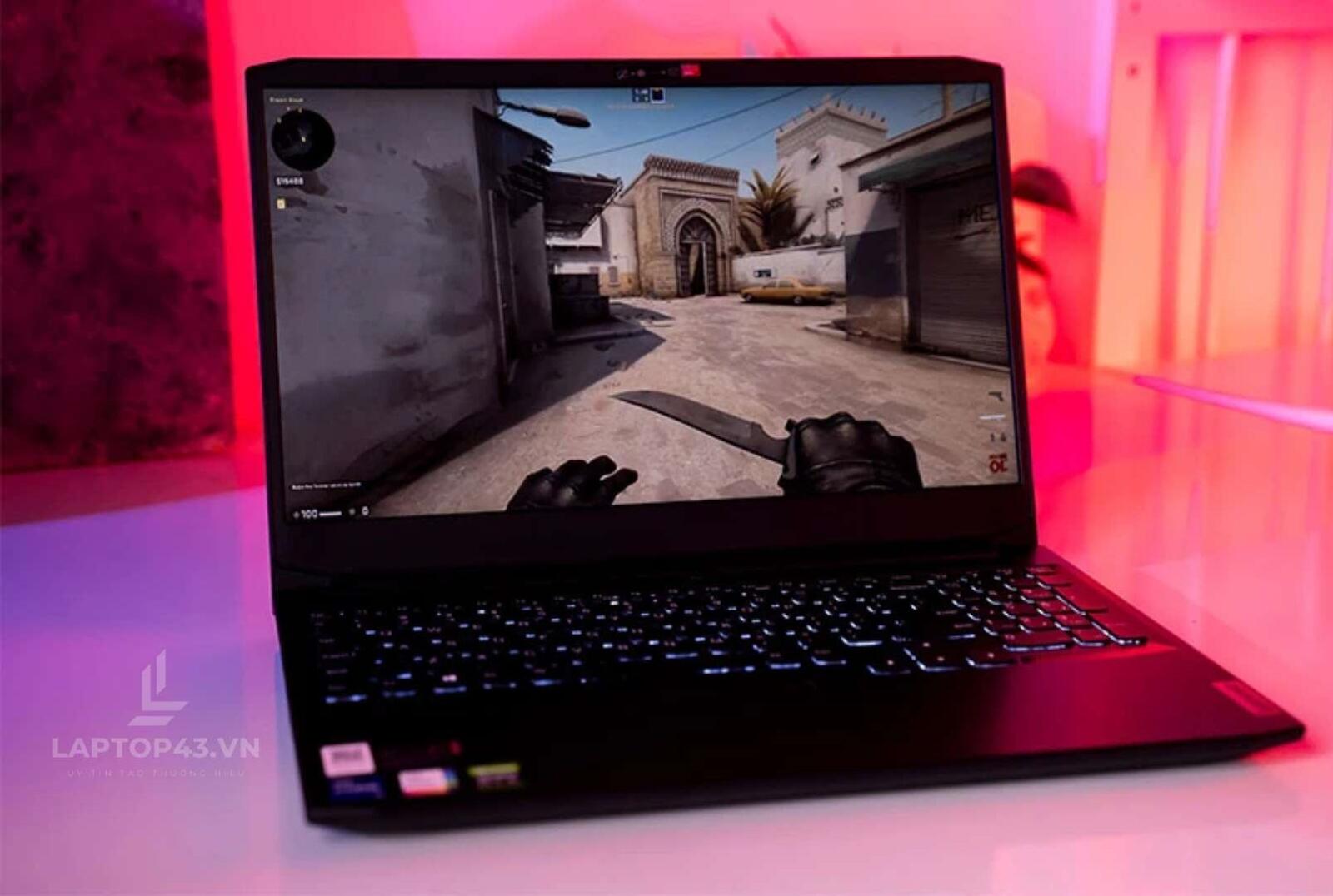 làm mát laptop khi chơi game