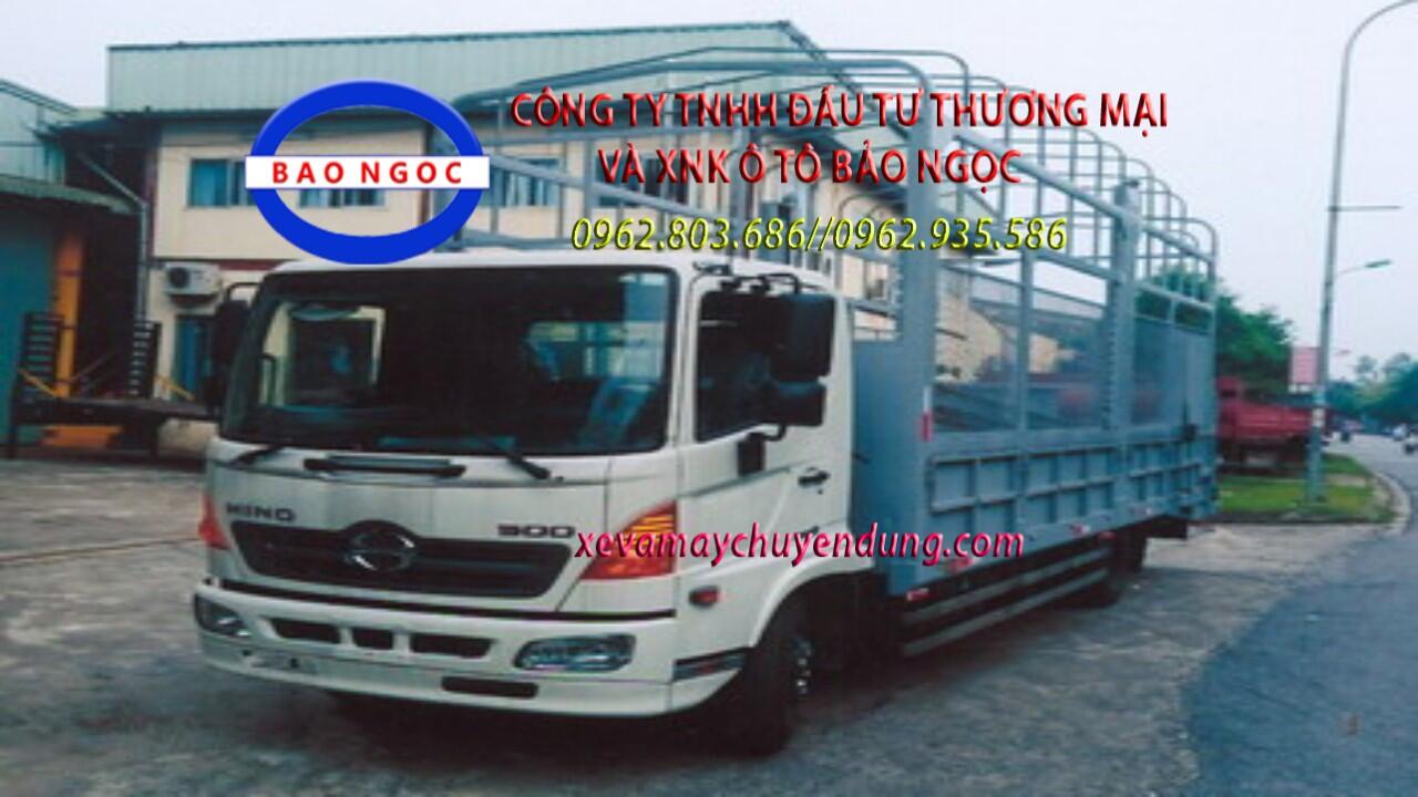 Xe HINO FC thùng 2 tầng chở ô tô
