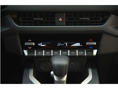 Mitsubishi Xforce GLX