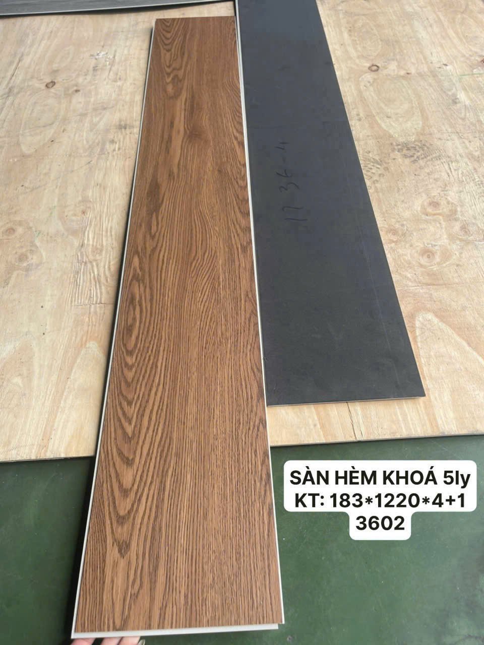 Sàn nhựa hèm khoá vân gỗ AV 4mm+1