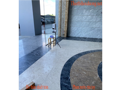 Máy đo nhiệt độ kết hợp xịt rửa tay D104 giá rẻ