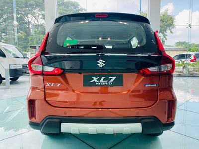 Suzuki XL7 Hybrid 2 Tone