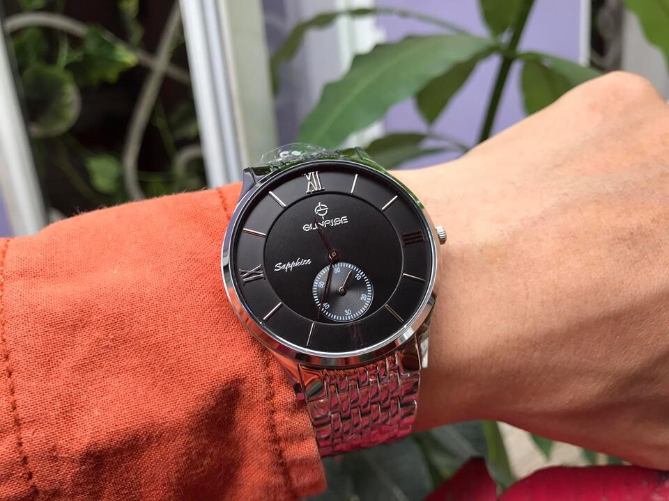 Đồng Hồ Sunrise 1109PB vỏ trắng mặt đen