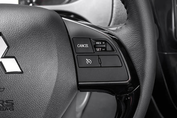 mitsubishi-attrage-hình-15