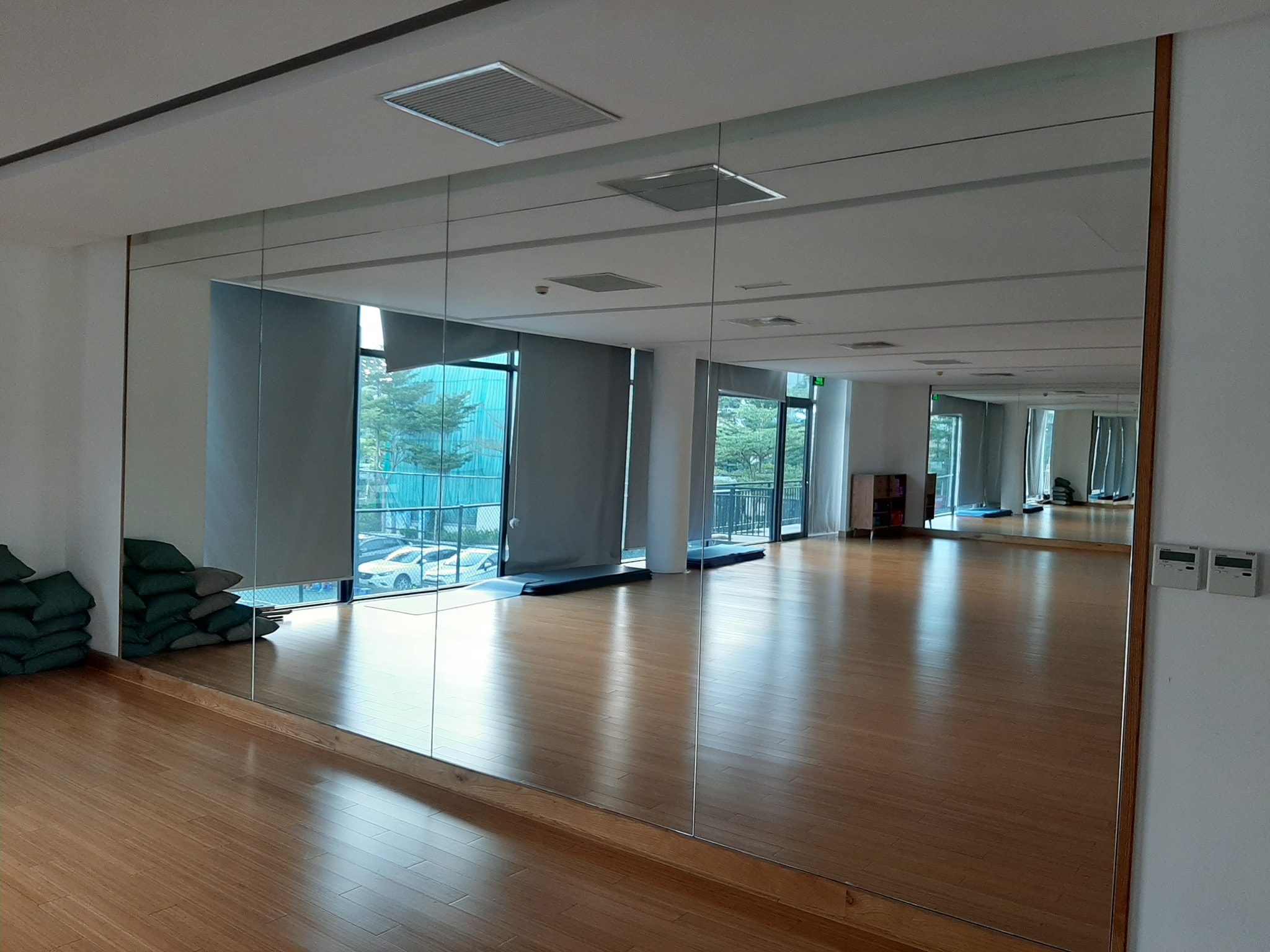 Gương Phòng Tập