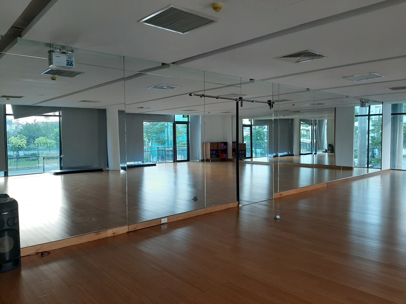 Gương Phòng Tập