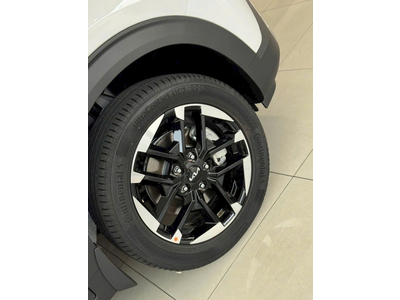 KIA Carens Clavis 1.5G Deluxe