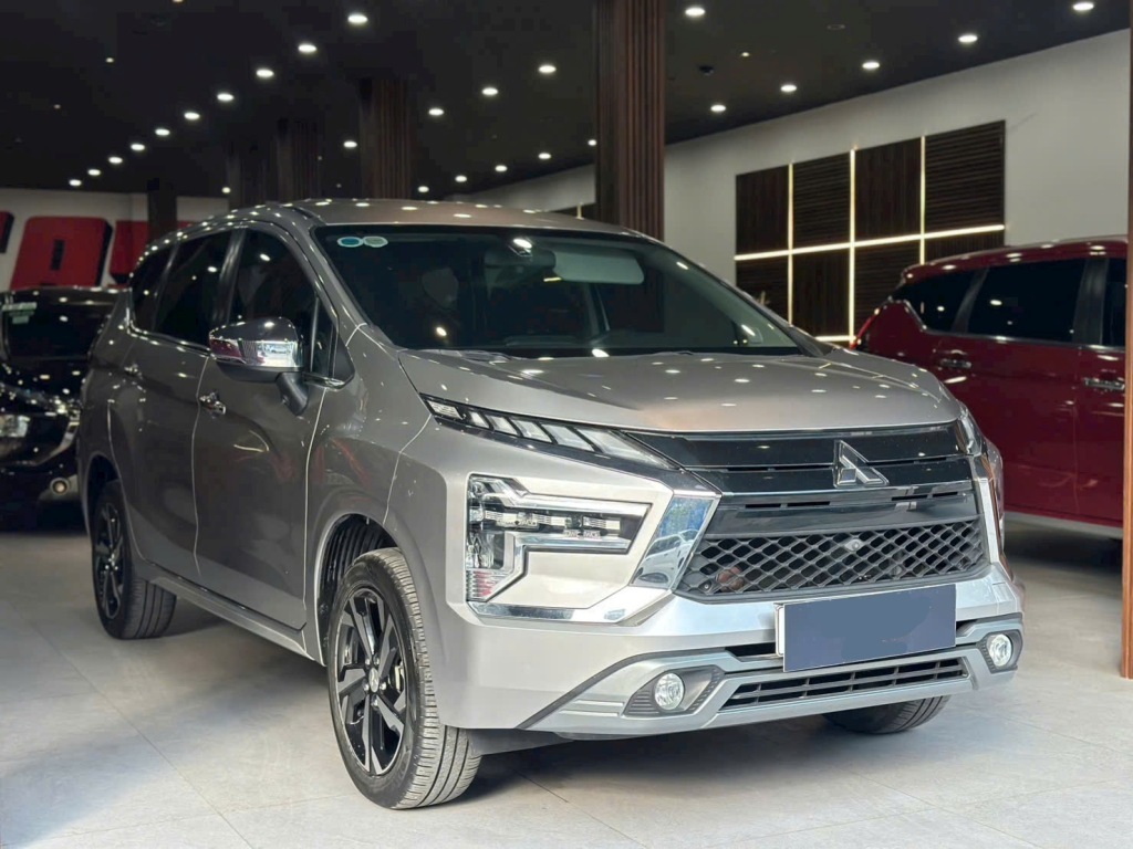 Mitsubishi Xpander Premium 2023 đã qua sử dụng màu nâu