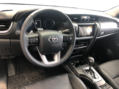 Toyota Fortuner 2.7 AT Xăng 4x2