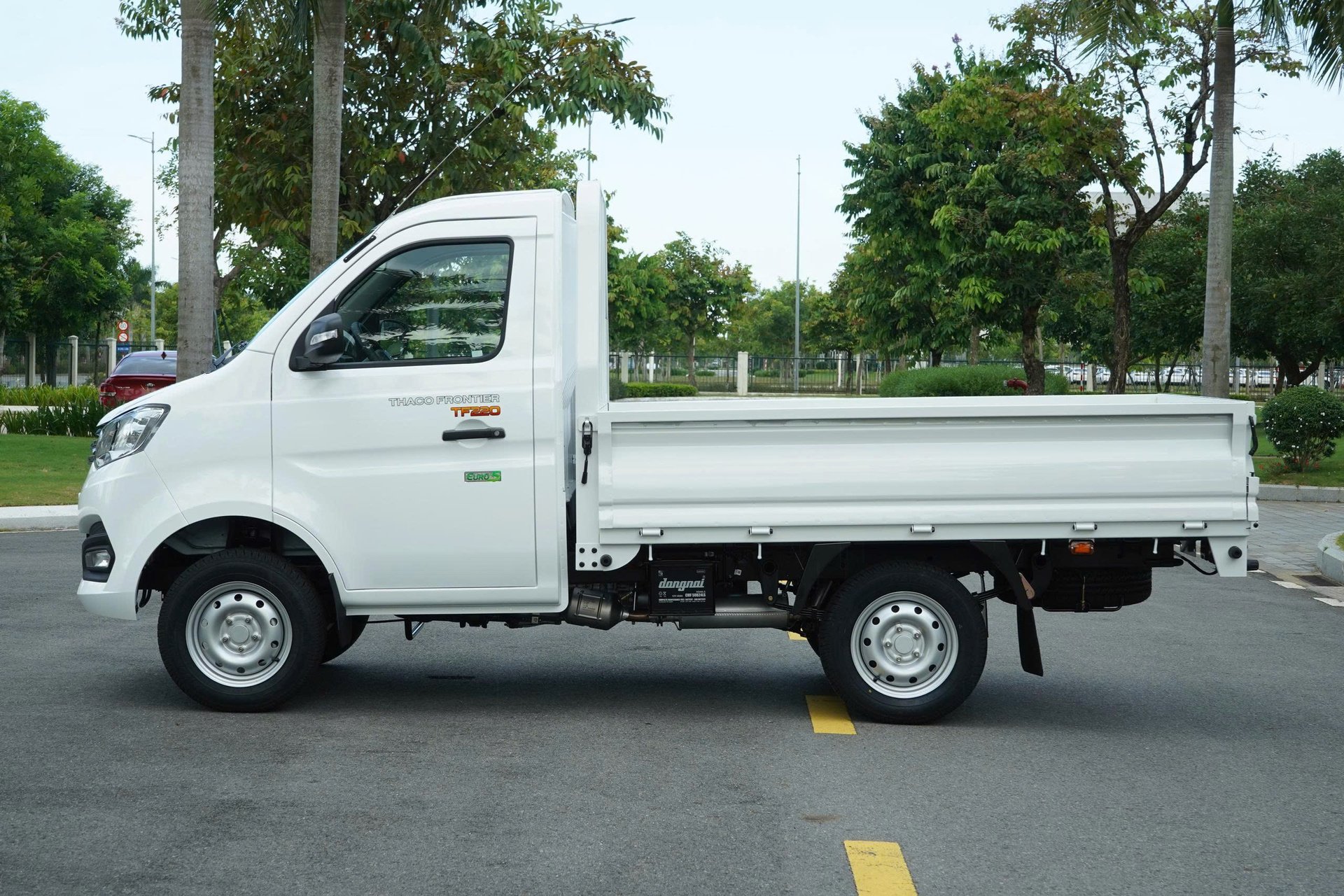 XE TẢI THACO TOWNER T1-2.3 (TF220) THÙNG LỬNG DÀI 2m3 TẢI 990Kg 2026 MỚI NHẤT