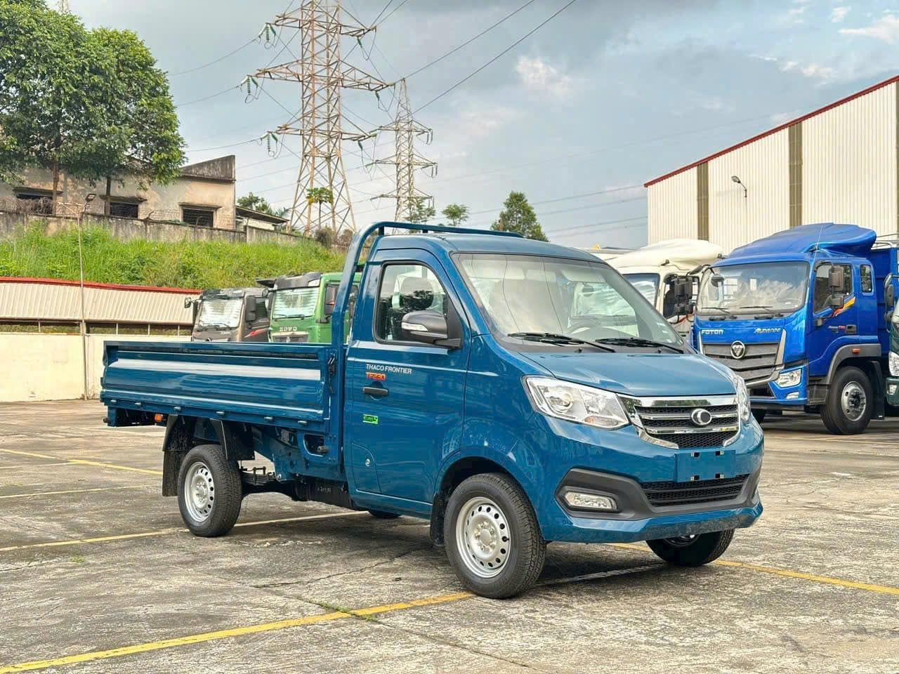 XE TẢI THACO TOWNER T1-2.3 (TF220) THÙNG LỬNG DÀI 2m3 TẢI 990Kg MỚI NHẤT