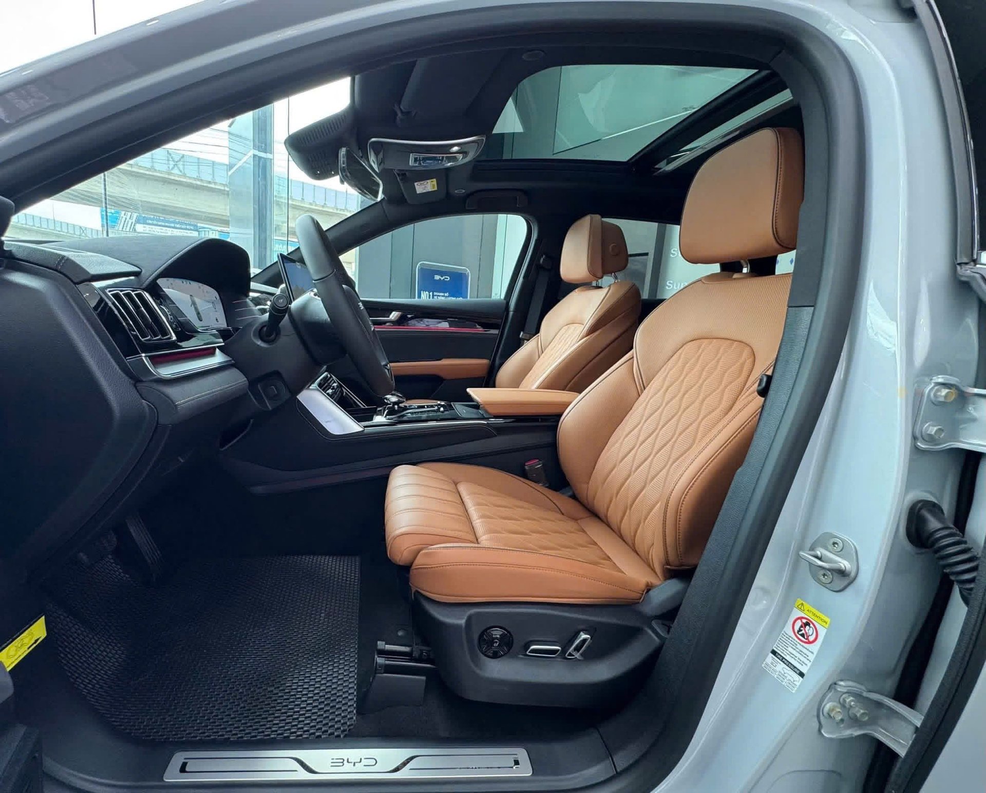 BYD Sealion 8