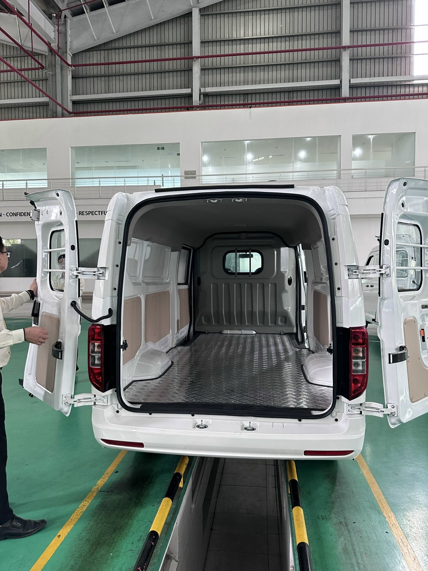 XE VAN ĐIỆN THACO TOWNER E - V2.7 - 2S( TF480V2S) MỚI NHẤT 2026