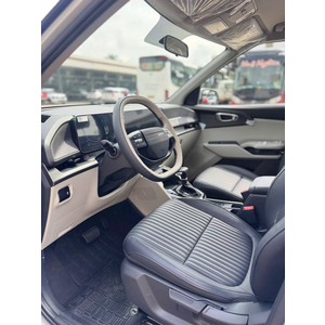 Kia Carens Clavis 1.5G Deluxe