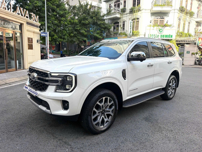 Everest 2 Cầu Xuất Hóa Đơn xe 2025 - 4.900km