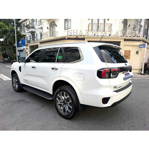 Everest 2 Cầu Xuất Hóa Đơn xe 2025 - 4.900km