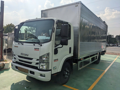 Isuzu 3.5 Tấn – NPM350 Thùng Kìn Dài 6m2