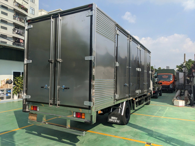 Isuzu 3.5 Tấn – NPM350 Thùng Kìn Dài 6m2