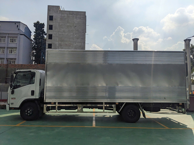 Isuzu 3.5 Tấn – NPM350 Thùng Kìn Dài 6m2