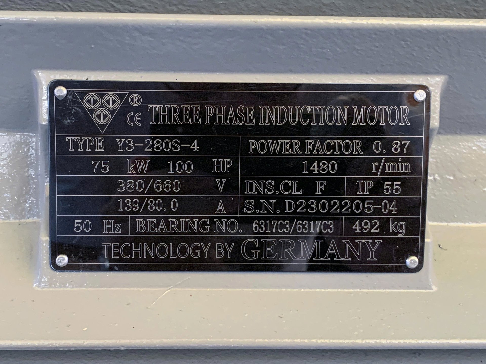 Tem motor 3 pha Trung Quốc Y3-280S-4 75kW 100HP 4 cực: 380/660V, 139/80 A, 1.480 v/p, cách điện cấp F, IP55, bạc đạn 6317C3, nặng 492 kg