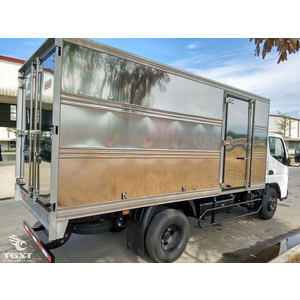 Xe tải Fuso Canter 6.5 - Thùng kín - Tải 3.49 tấn