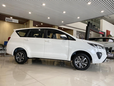 Toyota Innova G 2.0AT