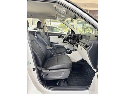 KIA Carens Clavis 1.5G Deluxe