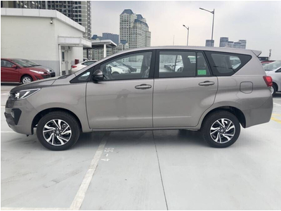 Toyota Innova V 2.0AT