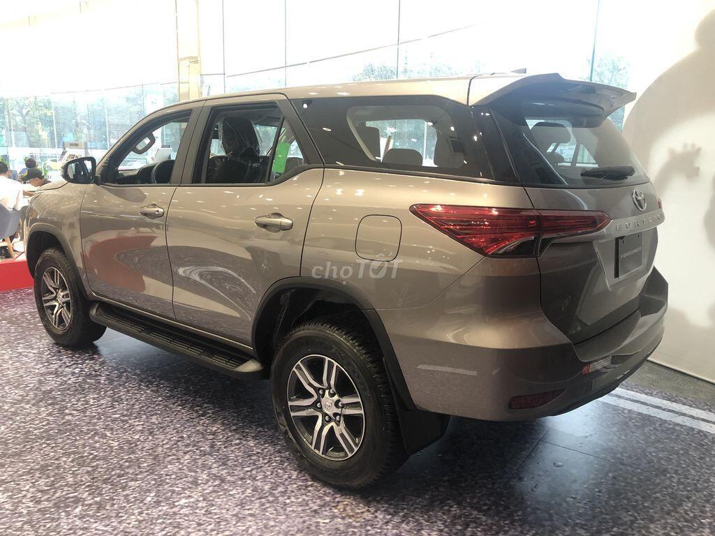 Toyota Fortuner 2.7 AT Xăng 4x2