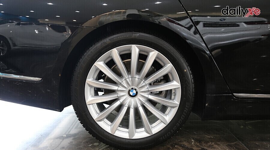 BMW 740Li Pure Excellence 2019