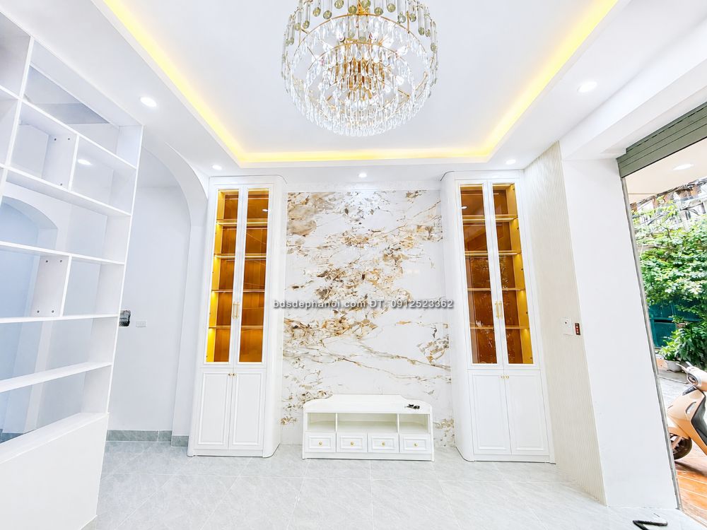 Bán Nhà Phân Lô Trương Định, Hai Bà Trưng, 62m², 4 Tầng, Mặt Tiền 4.7m, Ô Tô Tránh, Vỉa Hè