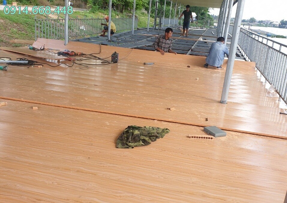 Các loại thảm gỗ nhựa composite trải sàn chống trơn trượt