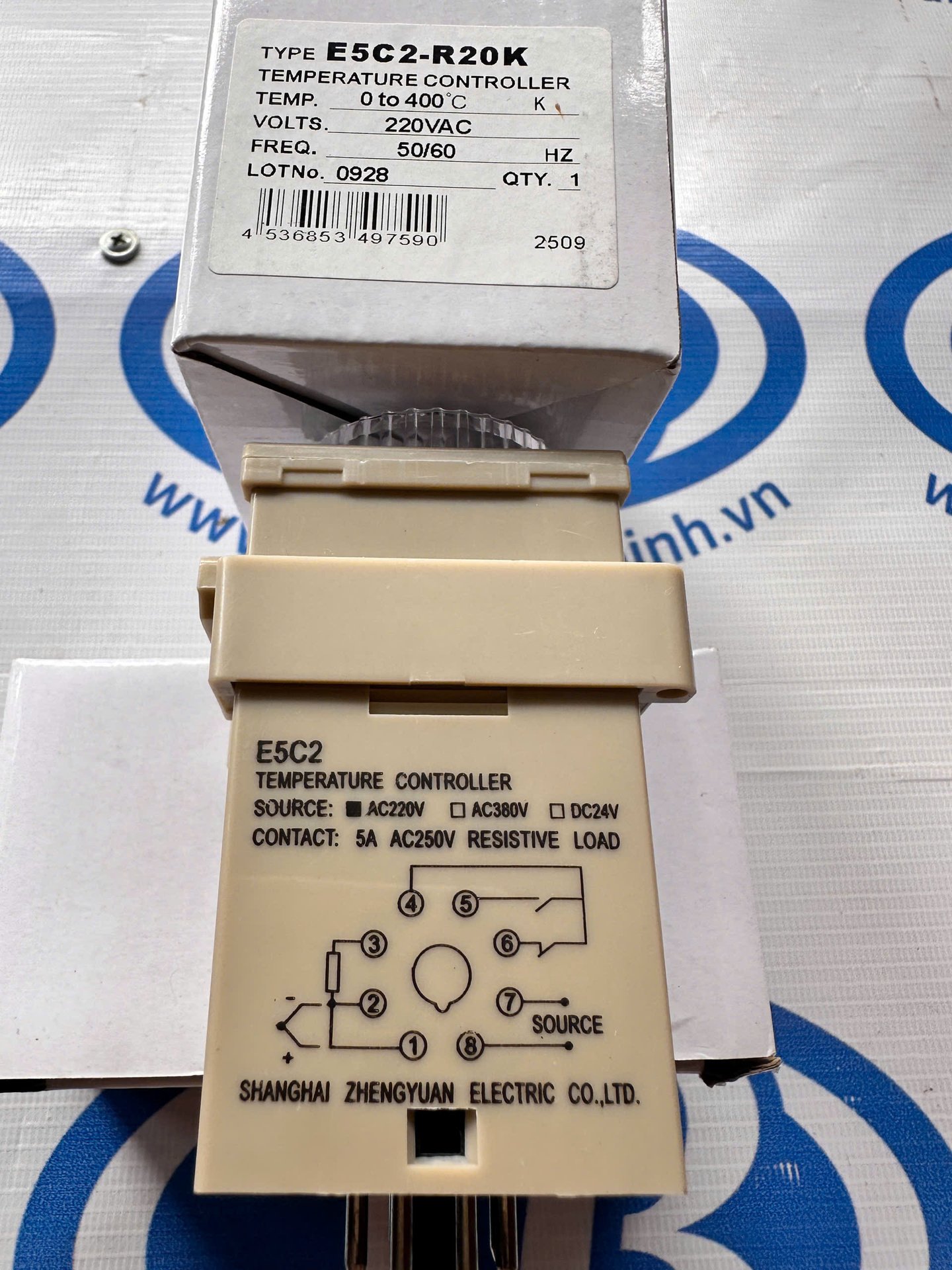 Bộ điều khiển nhiệt độ E5C2-R20K-DẠNG NÚM VẶN 0-400 độ,8 chân tròn