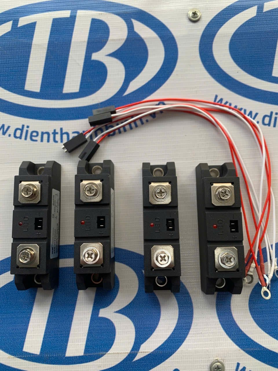RƠ LE BÁN DẪN SSR -H3100ZF(100A)