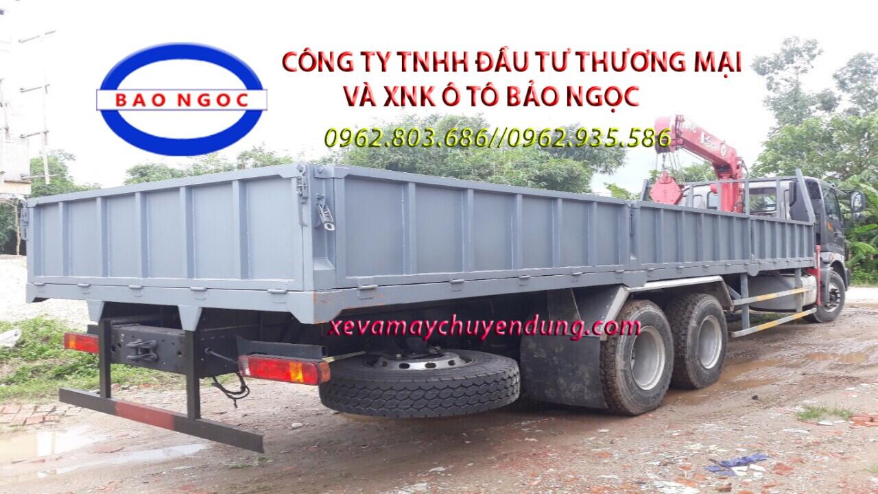 Xe tải thaco auman 3 chân gắn cẩu unic URV 554