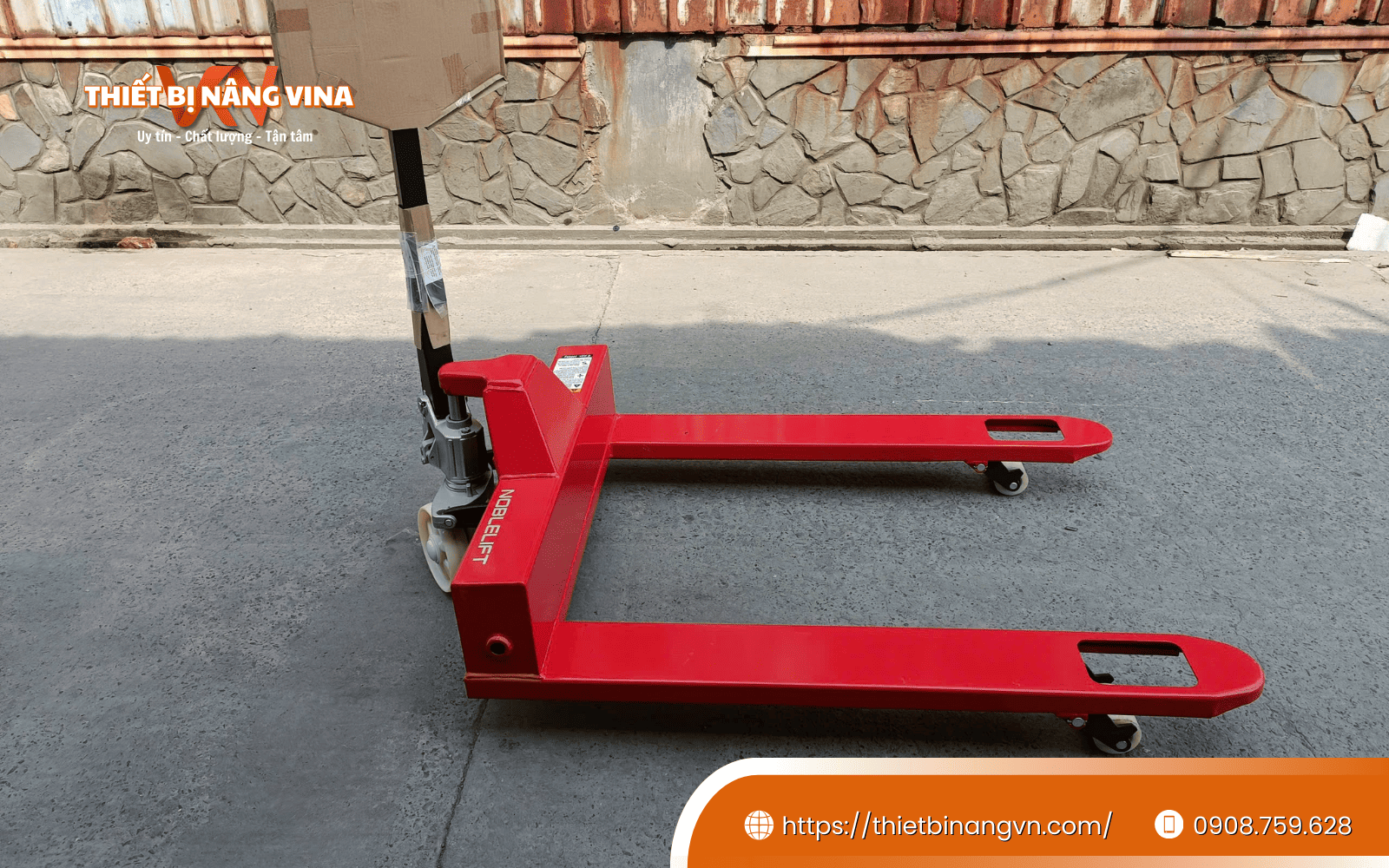 Xe nâng tay càng siêu rộng có nhiều ưu điểm vượt trội Xe nâng tay càng siêu rộng có nhiều ưu điểm vượt trội