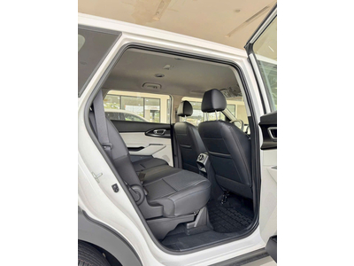 KIA Carens Clavis 1.5G Deluxe