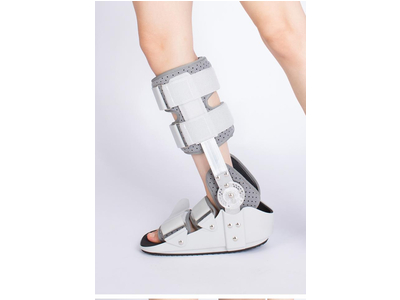 Nẹp chân đi bộ