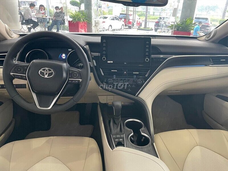 Toyota Camry 2.5HV 2023