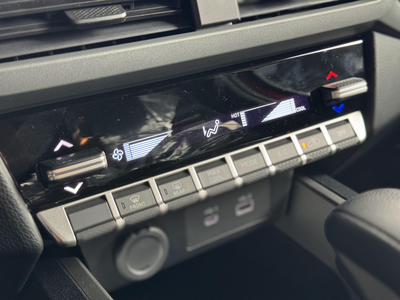 Mitsubishi Xforce GLX