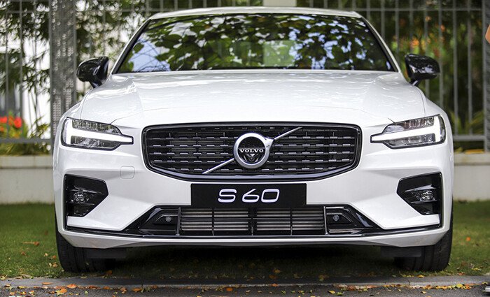 Volvo S60 R-Design 2022