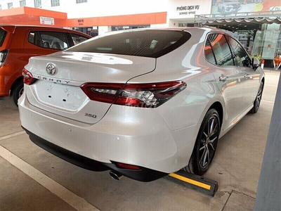 Toyota Camry 2.5Q 2022